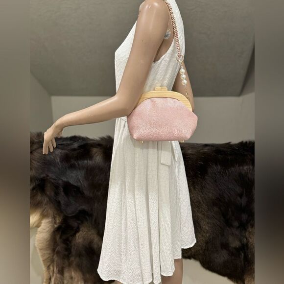 Pink Embossed Leather Handmade Round Wooden Frame Clutch/Crossbody & 2 Chains - Picture 3 of 16